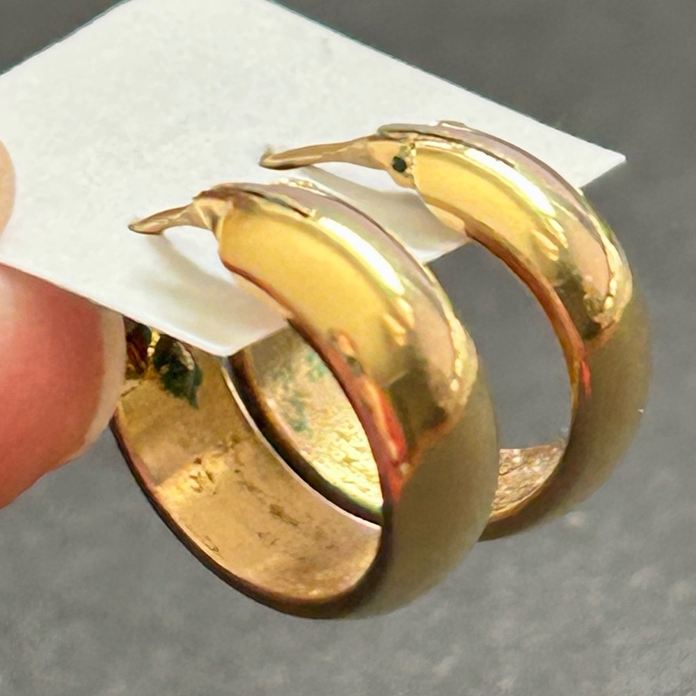 Wide Gold Tone Hoop Earrings Thick Chunky Ring Hoops Pierced 0.5” ½ inch